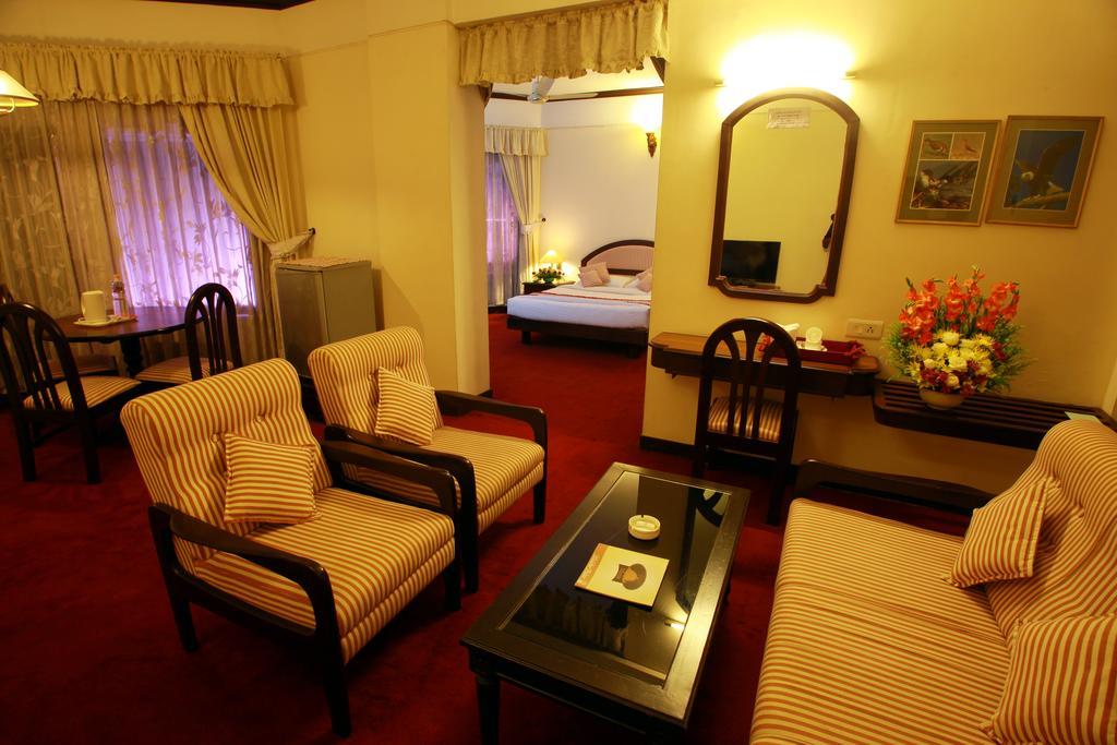 Manuelsons Malabar Palace Kozhikode Exterior foto